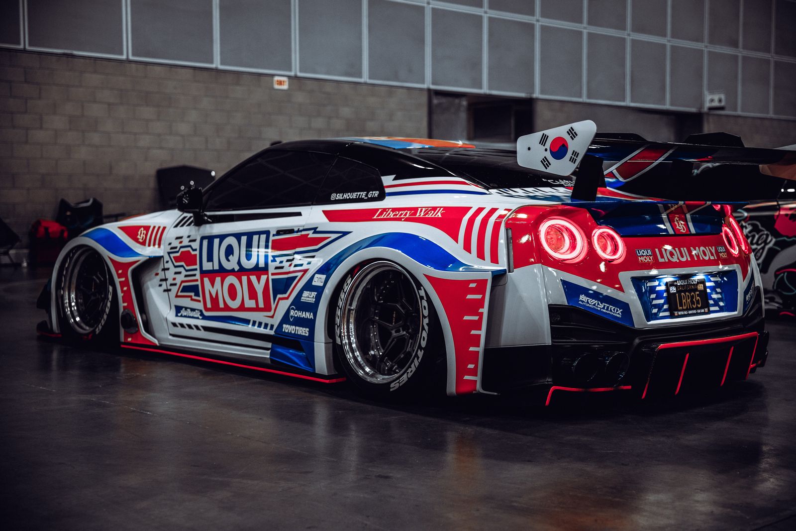 Race-liveried GT-R